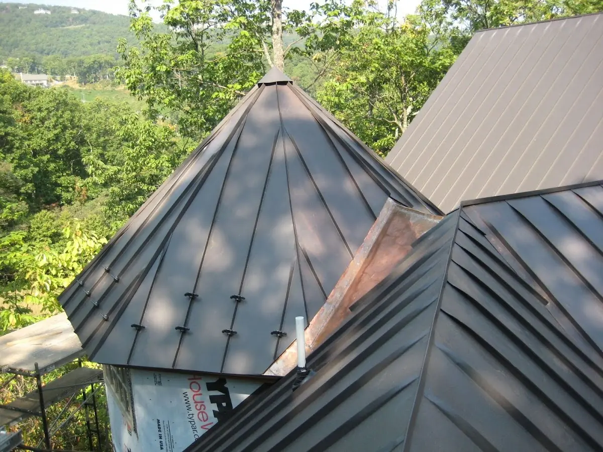 Professional Roof Tarp Installation by Craftsman Roofing in Altman